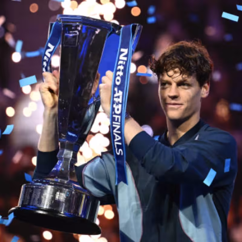 Jannik Sinner with the trophy of the ATP Finals 2024. Photo: Getty