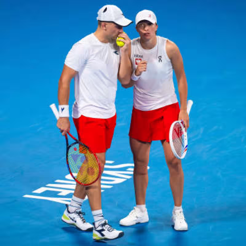 Zielinski and Swiatek gave victory to Poland.