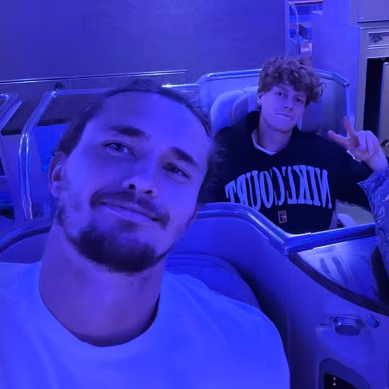 Zverev and Sinner travel together on a plane after the 2025 Australian Open final. Photo: Social Media