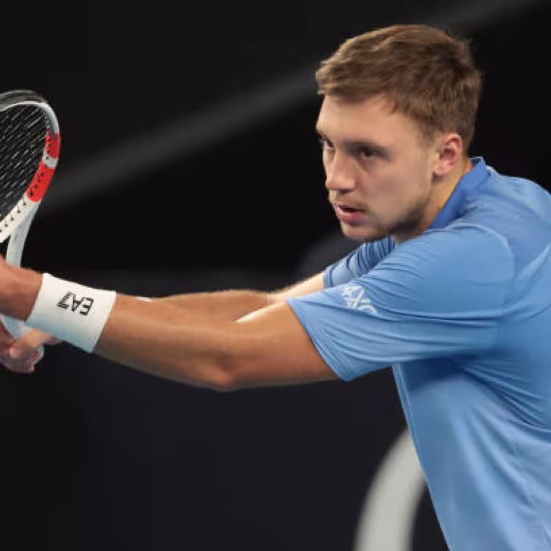 Medjedovic withdraws from Doha after defeating Tsitsipas with physical problems. Photo: Getty