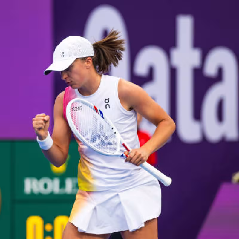 WTA Doha 2025: Swiatek convincingly defeats Sakkari. Photo: Getty