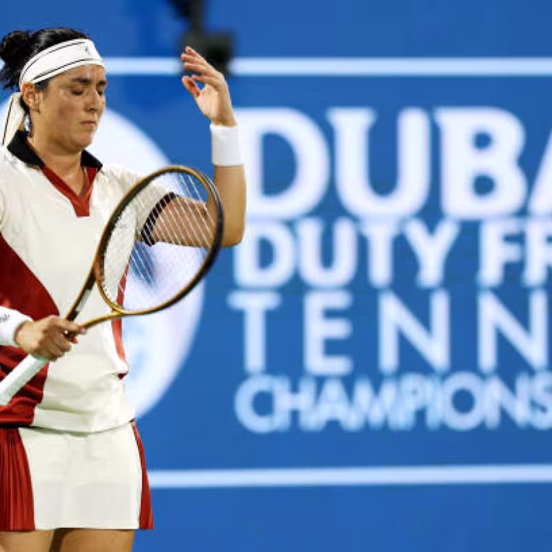 WTA Dubai 2025. Stearns defeats a Jabeur who can't get ahead. Photo: Getty