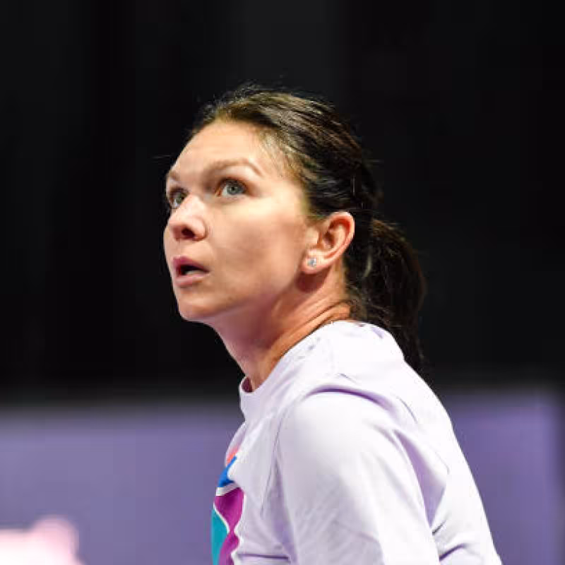 Halep crashes against Bronzetti at WTA Cluj-Napoca 2025. Photo: Getty