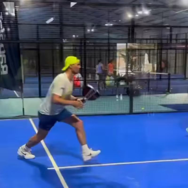Nadal returns to the courts... But in paddle tennis! Photo: X