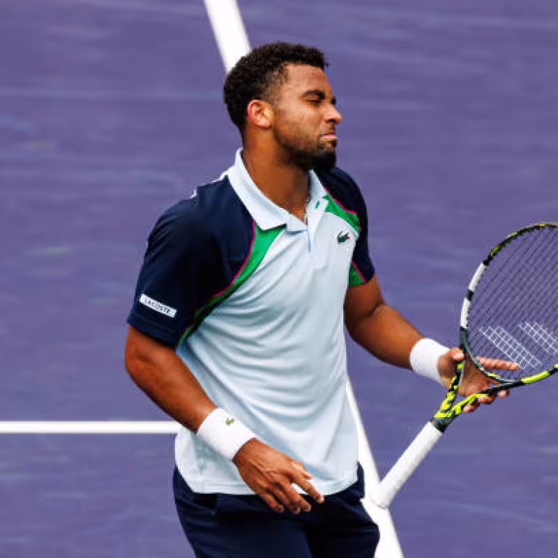 The viral explosion of Fils after losing a set: he smashes the racket against the ground. Photo: Getty