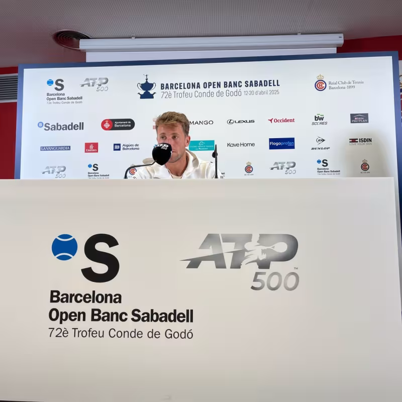 Casper Ruud in press conference at ATP Conde de Godó 2025. Photo: Puntodebreak.