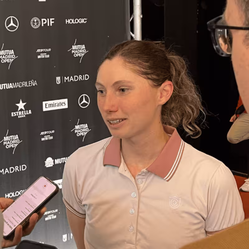 Cristina Bucsa in the mixed zone of the MMO.