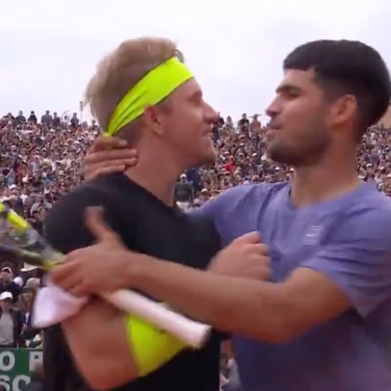 This is what Davidovich told Alcaraz at the net in Monte Carlo. Photo: Getty