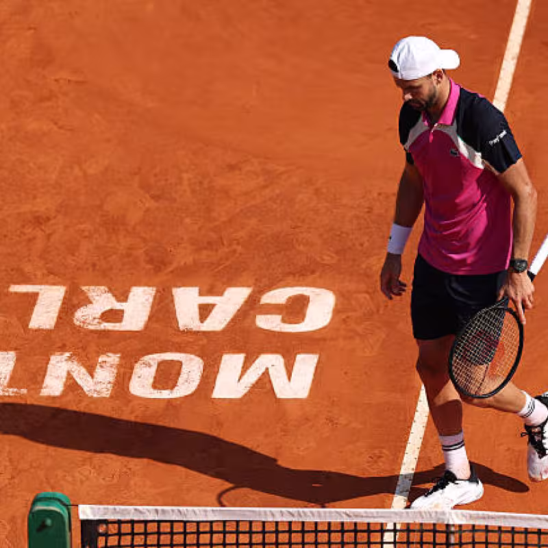 Grigor Dimitrov rides a bicycle. Photo: gettyimages
