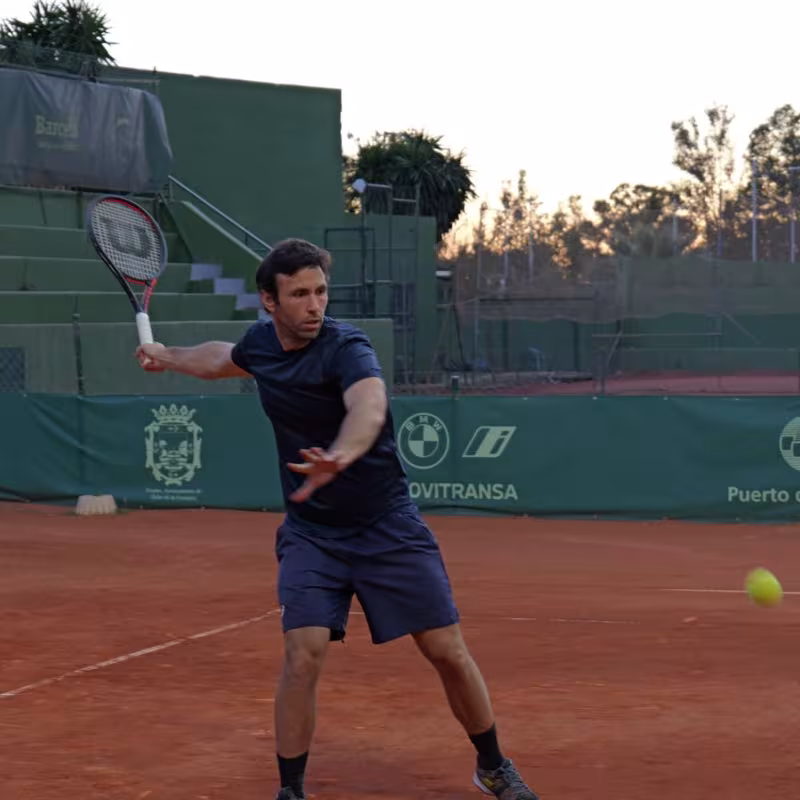 Testing the Wilson Clash 100 V3: a racket respectful to your arm.