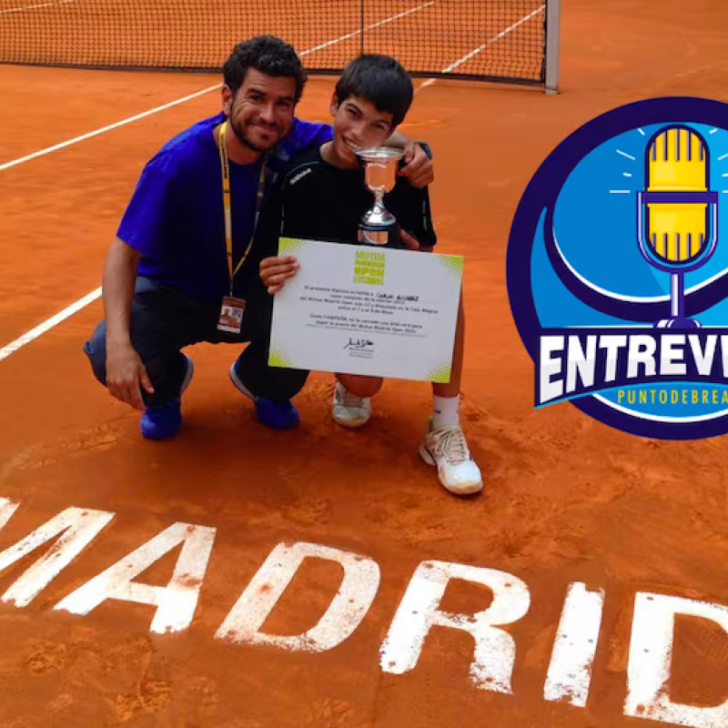 Carlos Santos alongside Carlos Alcaraz in their first steps. Source: Punto de Break.