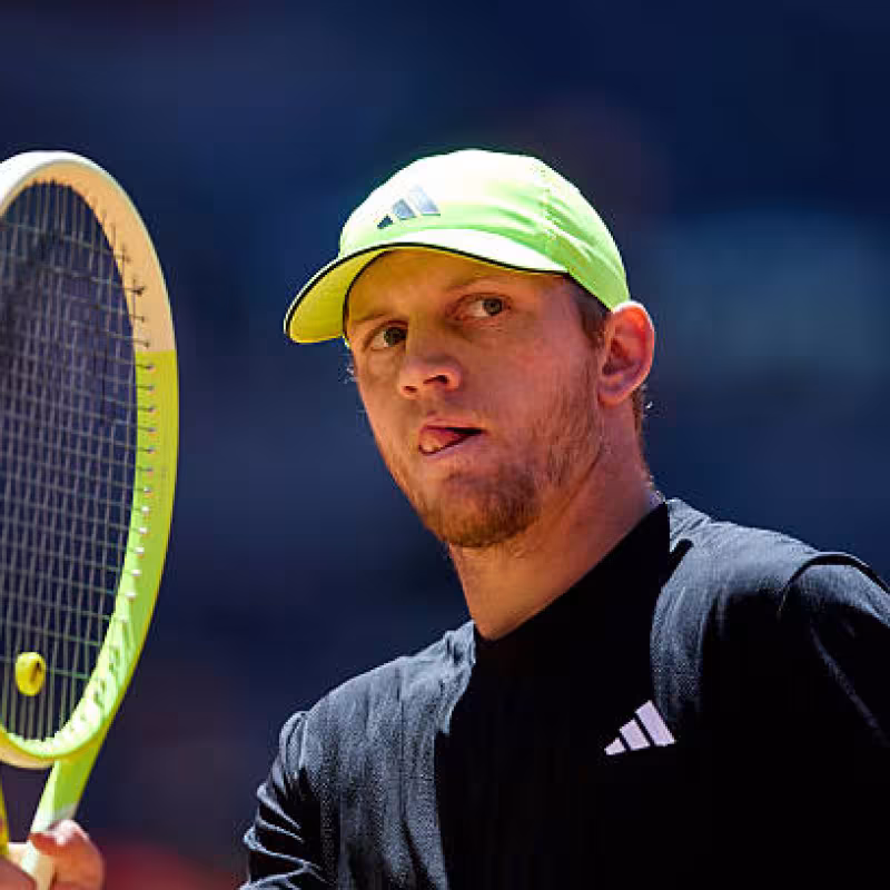 "Davidovich completely overwhelms Monfils at the ATP Hamburg 2025. Photo: Getty"