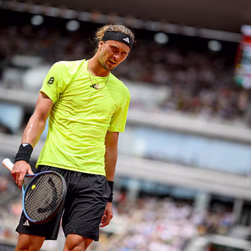 Alexander Zverev sees Alcaraz in the final of Roland Garros 2025. Photo: gettyimages
