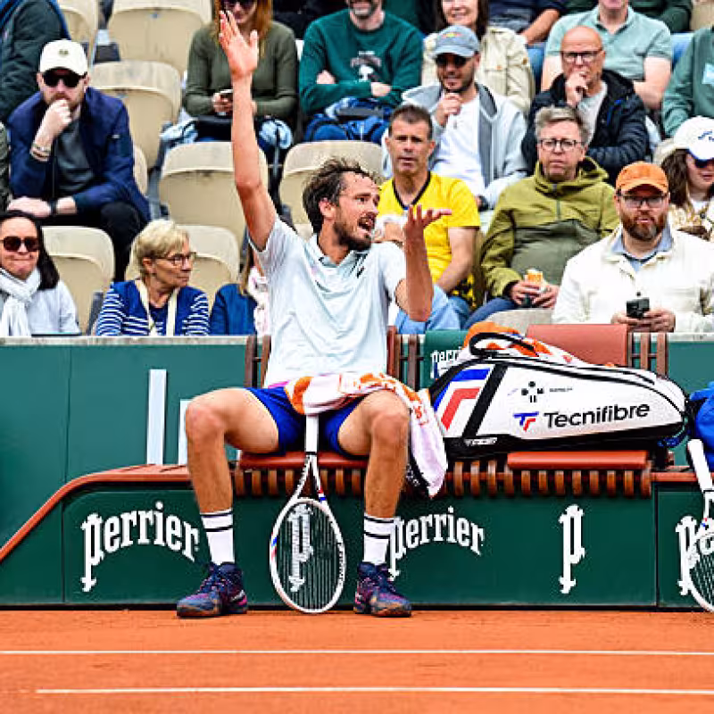 Daniil Medvedev faces the press at Roland Garros 2025. Photo: Getty