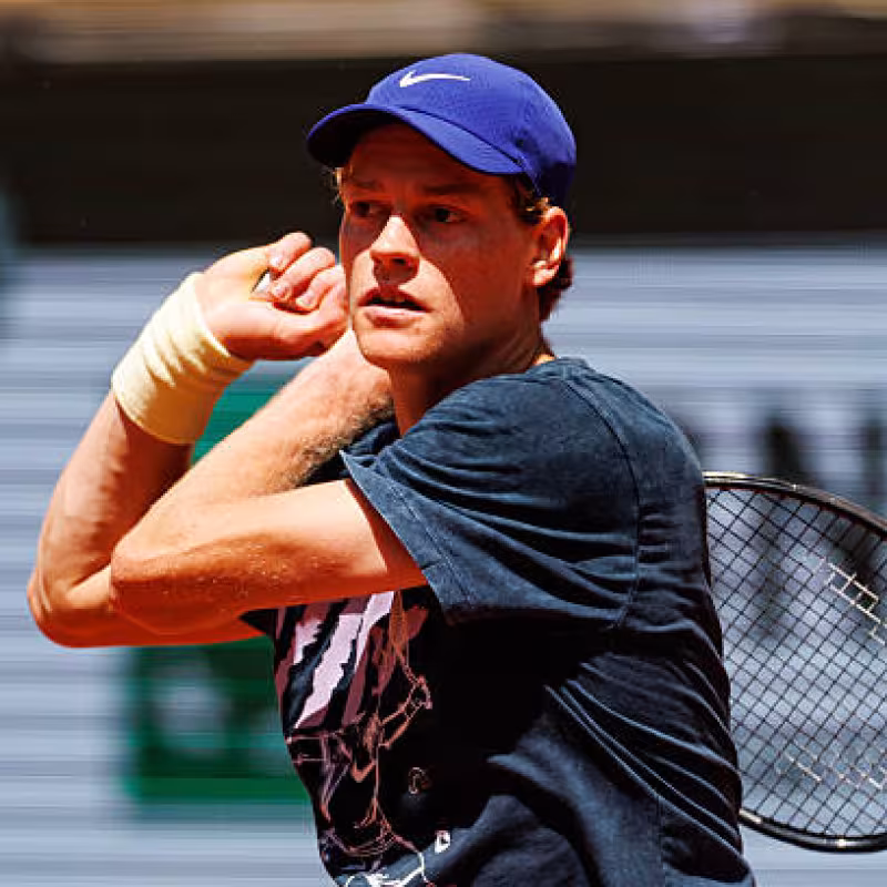 Schedule and where to watch Jannik Sinner against Arthur Rinderknech, debut at Roland Garros 2025. Photo: Getty
