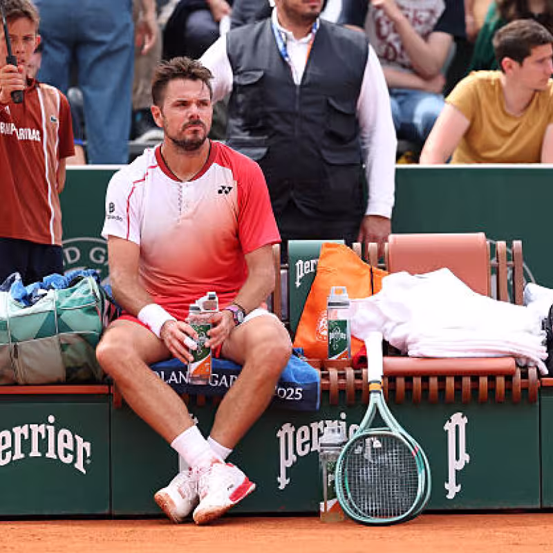 Wawrinka stumbles against a great Fearnley at Roland Garros 2025. Photo: Getty