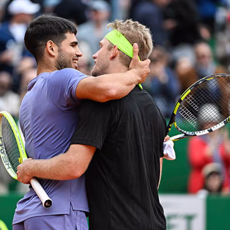 Schedule and Where to Watch TV and Online Carlos Alcaraz vs Alejandro Davidovich in the First Round of the ATP Queen's 2025. Photo: Getty Images.