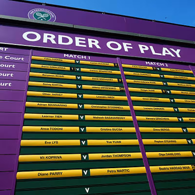 Last-minute drop at Wimbledon... and from a Spanish tennis player. Photo: Getty Images.