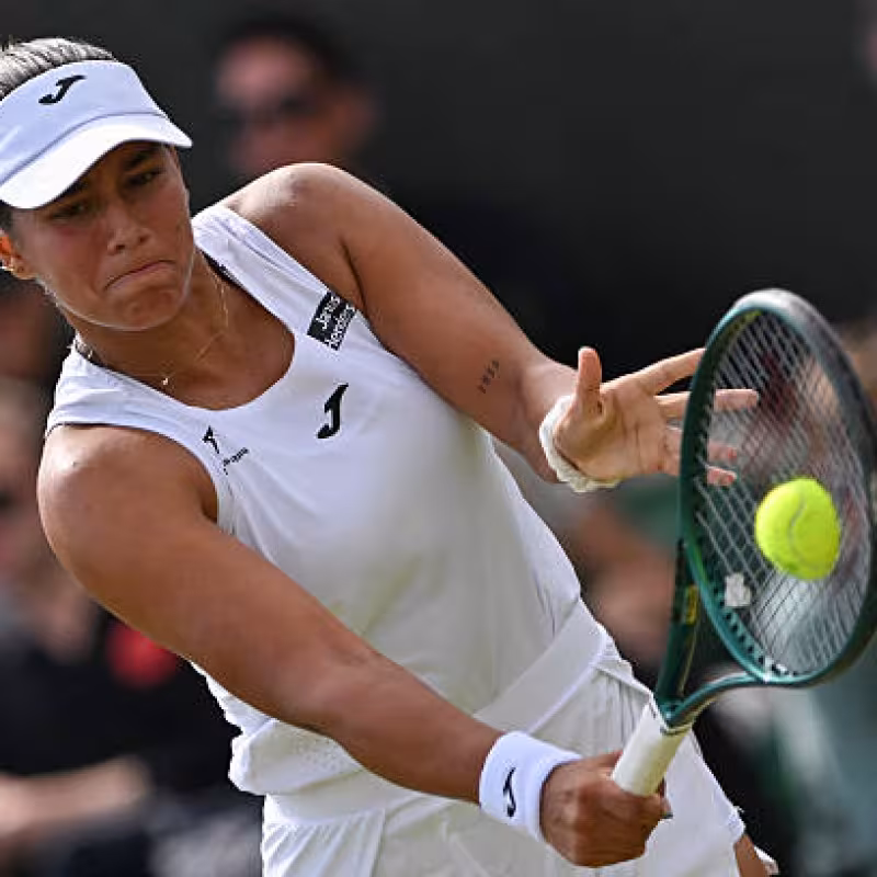 Jessica Bouzas loses to Samsonova at Wimbledon 2025. Photo: gettyimages