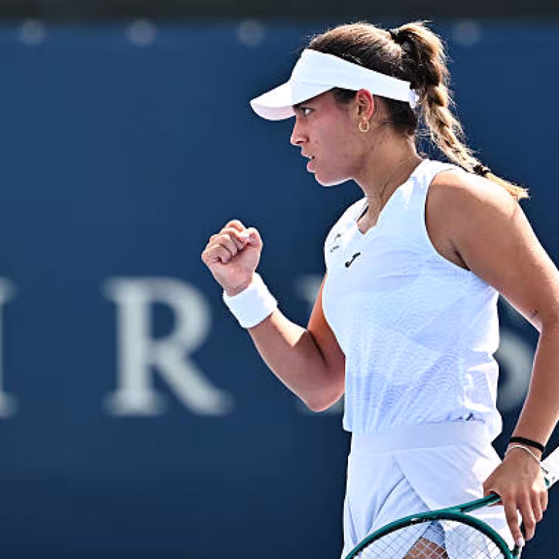 Bouzas gets stronger to surprise Krueger. Photo: Getty