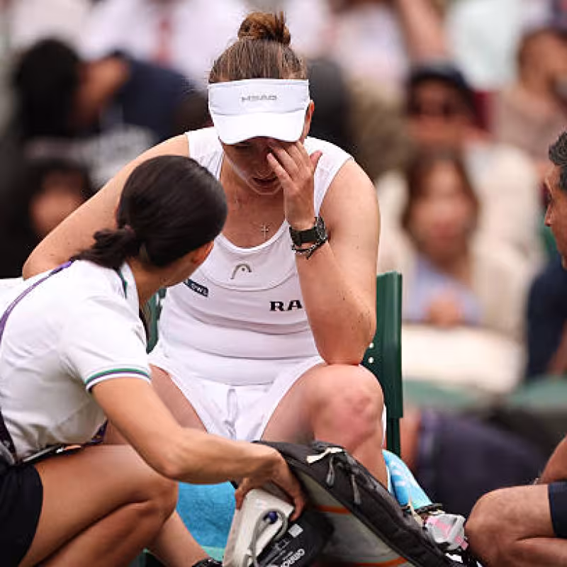 Krejcikova cries at Wimbledon 2025. Photo: Getty Images.