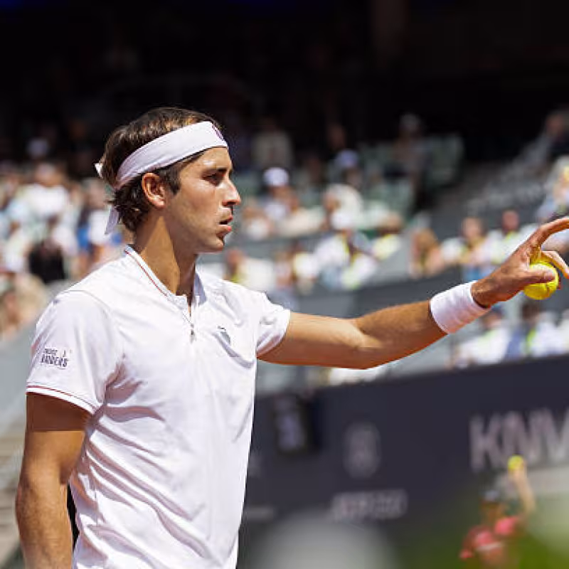 ATP Kitzbühel 2025: Misolic Digs Deeper into Etcheverry's Wound. Photo: Getty