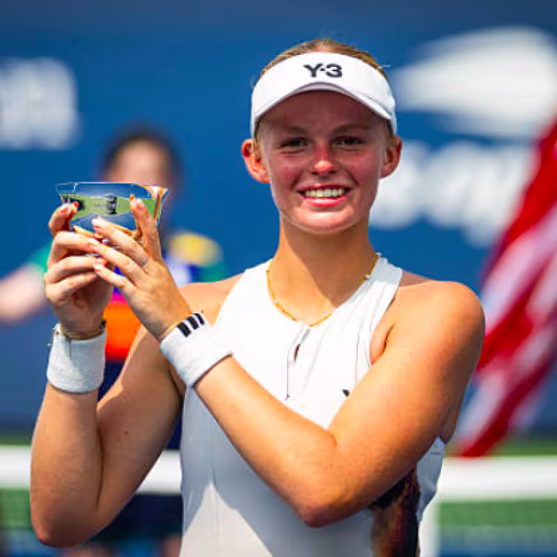 Jeline Vandroome poses with her US Open Junior 2025 title. Source: Getty