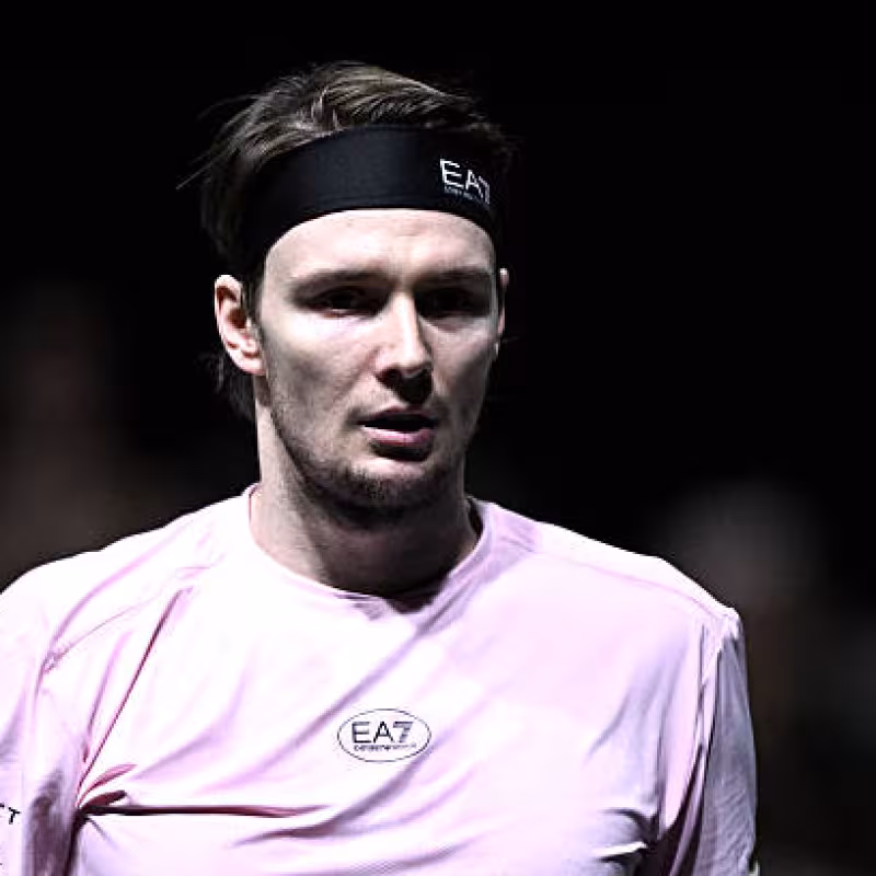 Alexander Bublik refused to greet Popyrin in Paris.