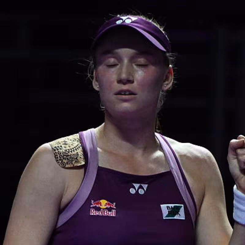 Elena Rybakina, pain in one shoulder. Photo: gettyimages