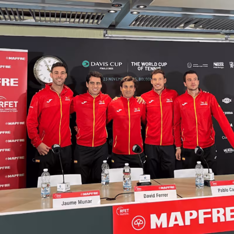 The Spanish team, at the press conference prior to the Bolonia Final. Source: Carlos Navarro/Puntodebreak.