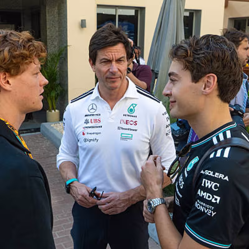 "**Sinner, present in Abu Dhabi to witness the final Formula 1 race.** Photo: Getty Images"