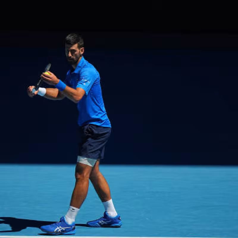 Djokovic changes tactic.