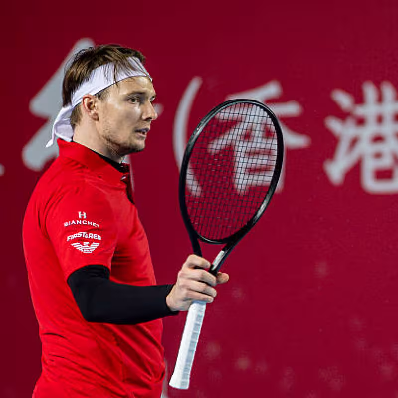 Bublik continues his winning streak after coming back against Giron and sets up a final showdown in Hong Kong with Musetti. Photo: Getty Images