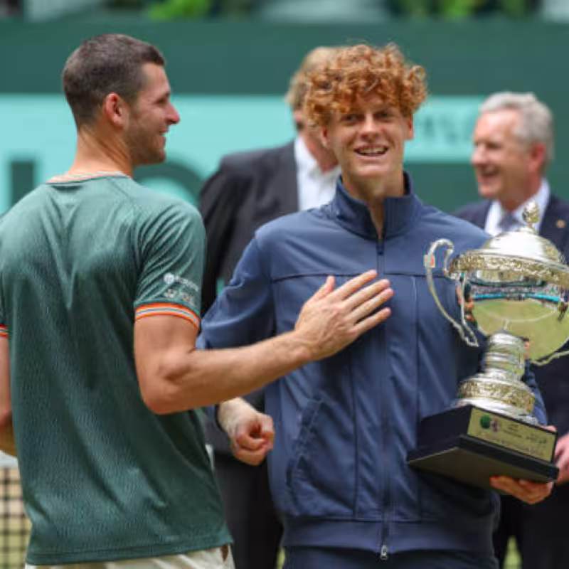 Hubert Hurkacz and Jannik Sinner in Halle. Source: Getty