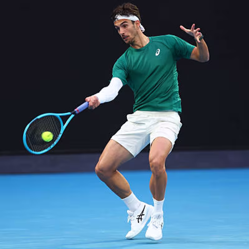 Musetti raises alarms with a possible injury in the exhibition match with Zverev in Melbourne. Photo: Getty.