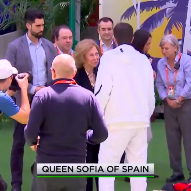 This was the meeting between Rafa Jódar and Queen Sofía in Miami. Source: Tennis Channel.