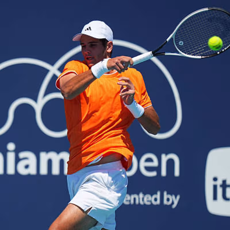 Rafa Jódar succumbs to the expertise of Etcheverry. Source: Getty