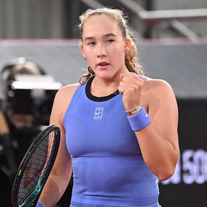 Andreeva struggles against Cirstea to advance to the semifinals in Linz