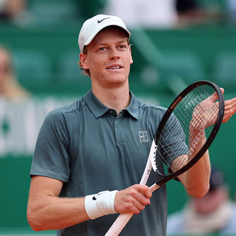 Sinner reacts to the best point of 2025, achieved by Alcaraz in Montecarlo.