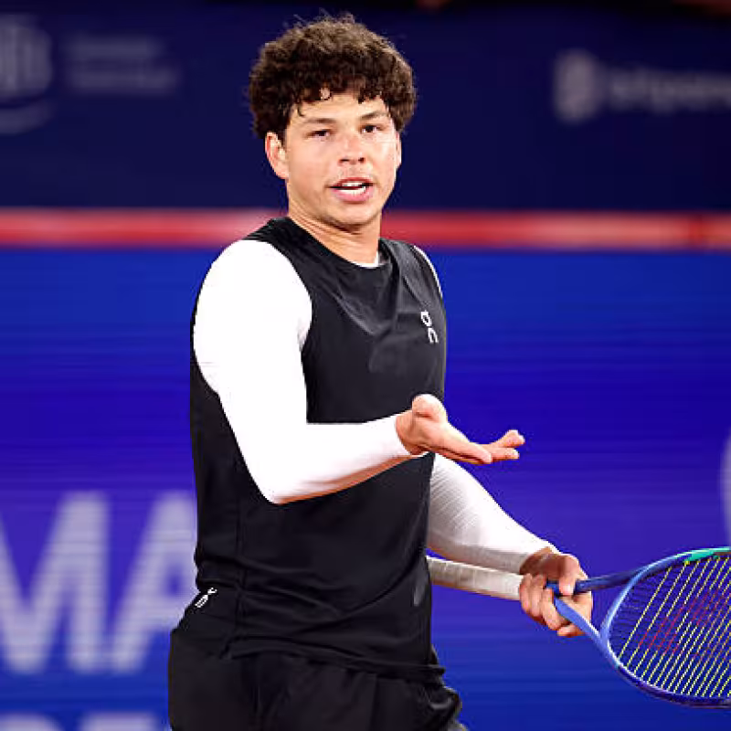 Altmaier exacerbates Shelton's crisis on clay at the ATP Hamburg.