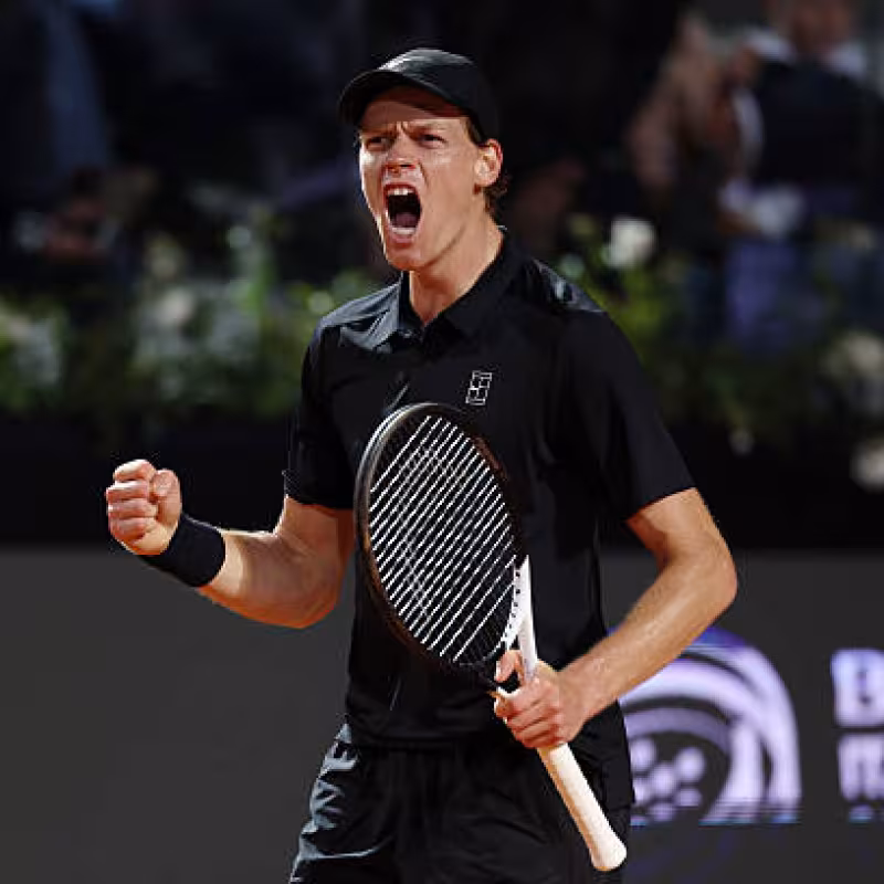 Sinner ends Medvedev's resistance and will face Ruud in the Rome final.