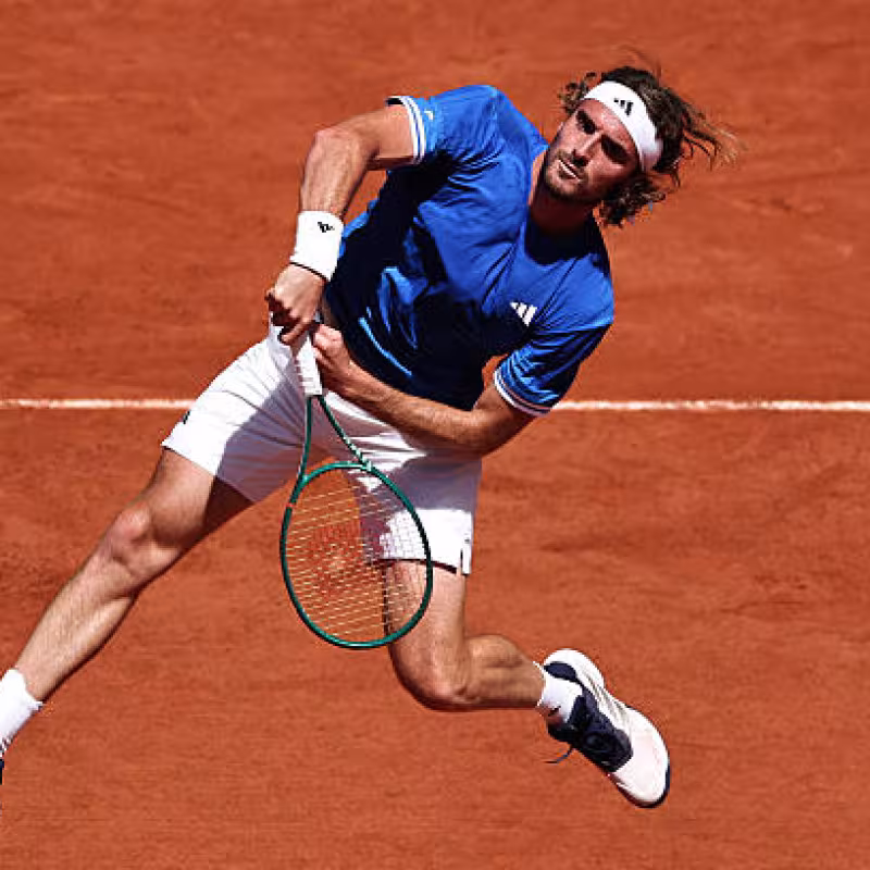 Tsitsipas describes what it's like to play in extreme heat at Roland Garros