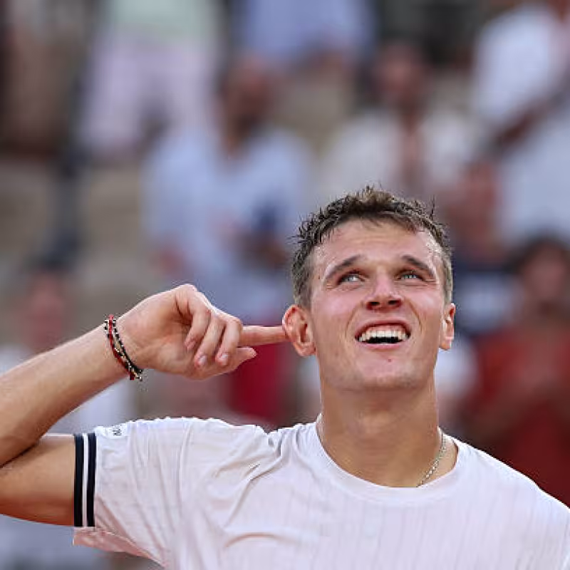 Jakub Mensik, miraculous recovery at Roland Garros 2026. Photo: gettyimages