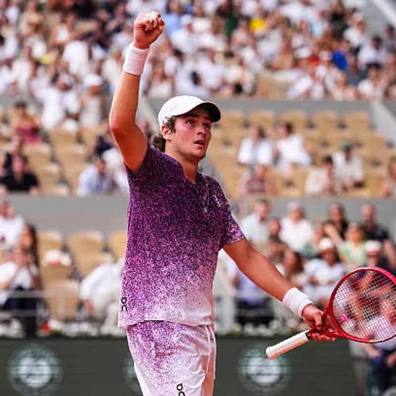 Joao Fonseca beats Djokovic at Roland Garros 2026. Photo: gettyimages