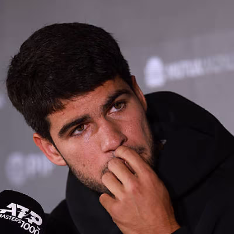 A doctor gives an opinion on Alcaraz's injury. Source: Getty