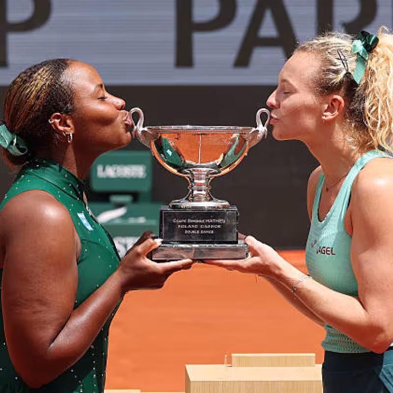 Siniakova and Townsend win the title at Roland Garros 2026. Source: Getty Images.