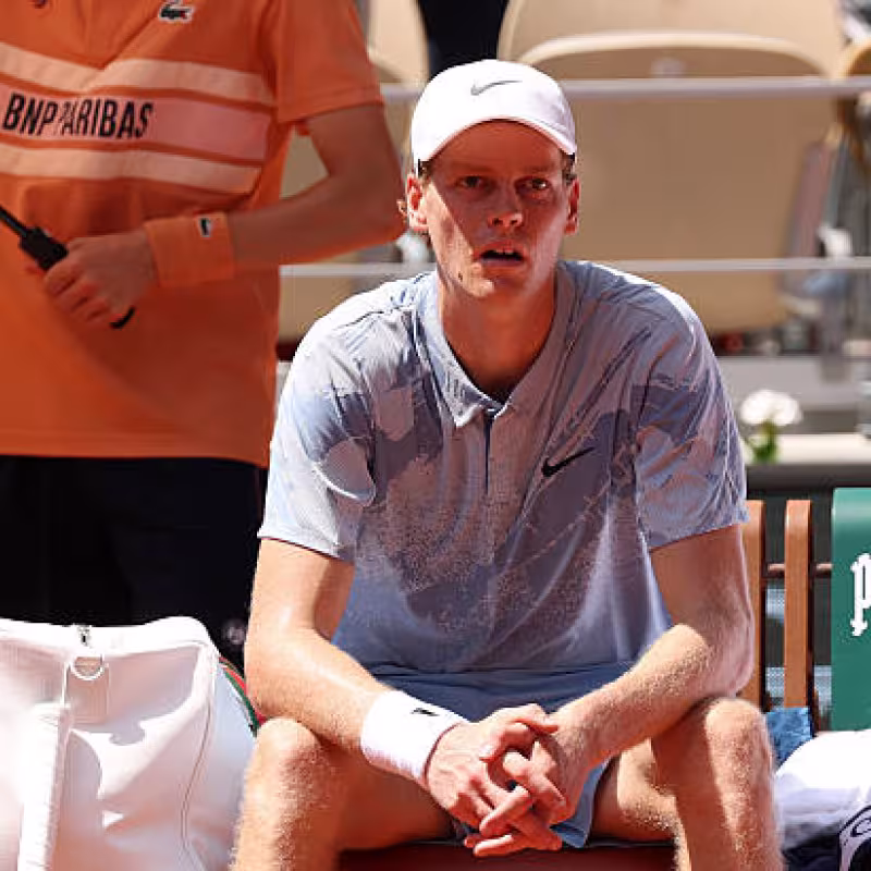 Sinner undergoes medical tests after his issues at Roland Garros. Source: Getty Images.