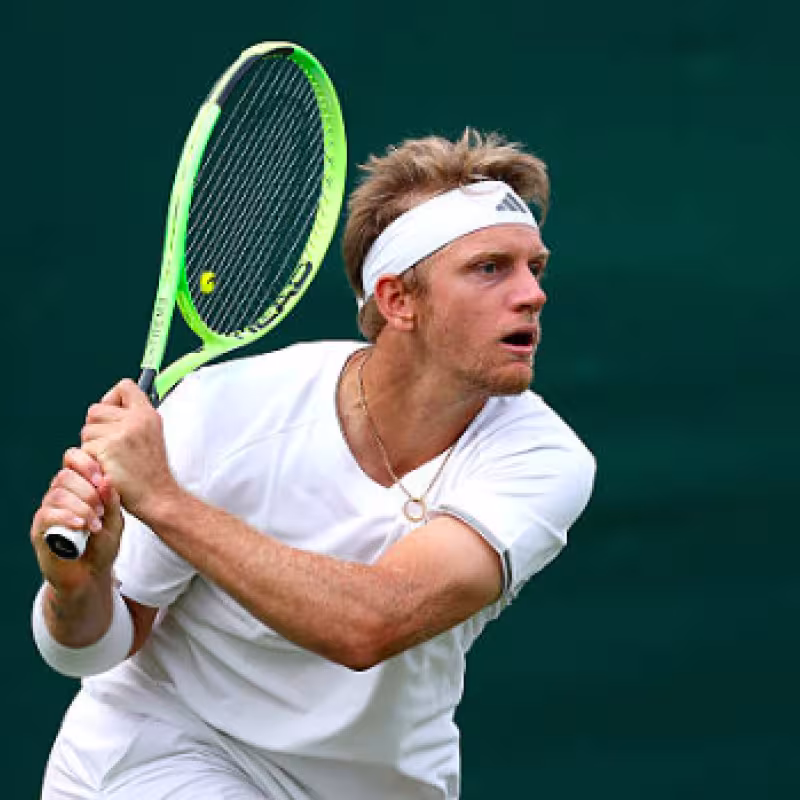 Davidovich prolunga il suo idillio con l'erba e è già al terzo turno di Wimbledon.