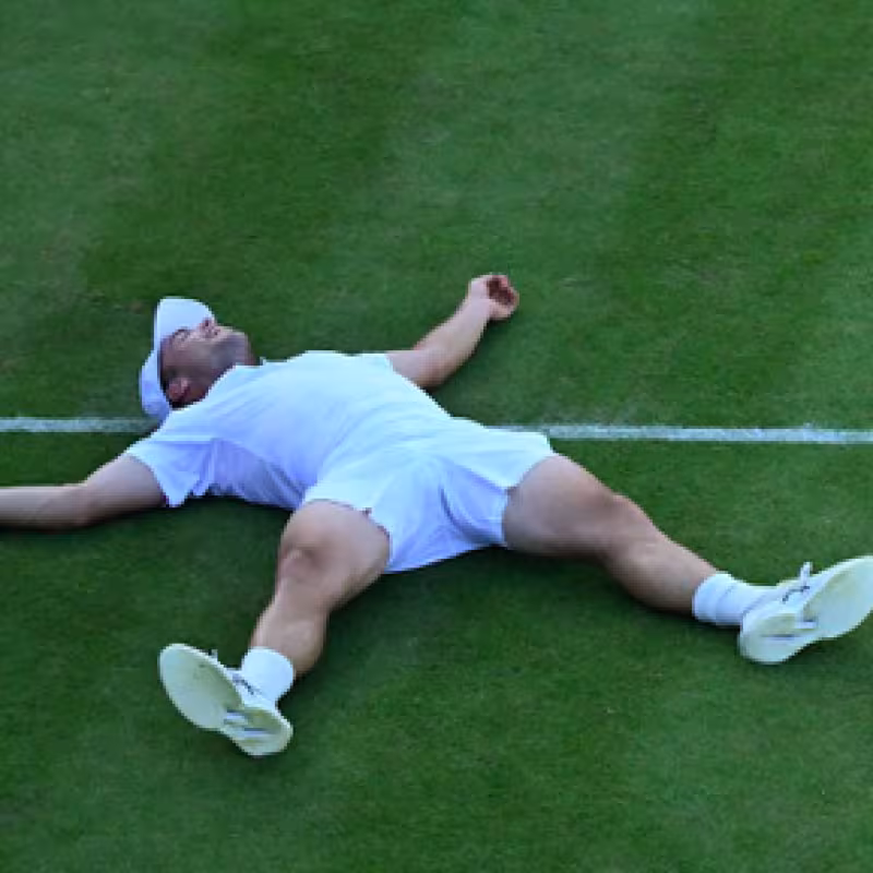 Arthur Fery signs an epic comeback and keeps British hopes alive at Wimbledon. Source: ATP

Arthur Fery signe une remontada épique et maintient les espoirs britanniques vivants à Wimbledon. Source : ATP
