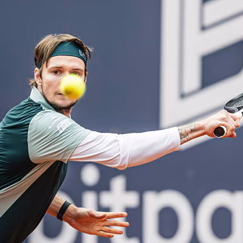 Bublik wants to defend the title of Kitzbuhel and seek revenge against Halys who is looking to open his trophy cabinet.